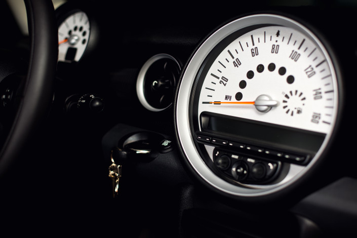 sportscar-speedometer