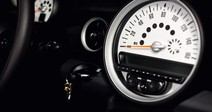 sportscar-speedometer